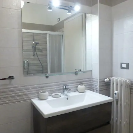 Con 2 E Garage Privato! Apartment *