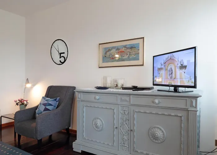 Con 2 E Garage Privato! *