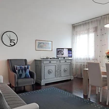 Con 2 E Garage Privato! Apartment *